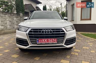 Внедорожник / Кроссовер Audi Q5 2018 в 