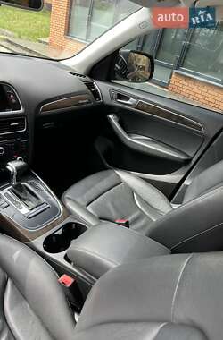 Позашляховик / Кросовер Audi Q5 2012 в 