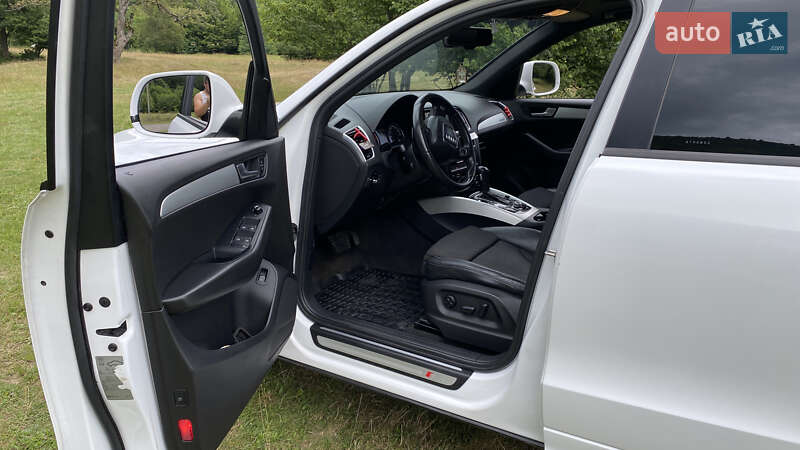 Позашляховик / Кросовер Audi Q5 2010 в Ужгороді