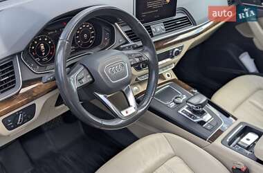 Внедорожник / Кроссовер Audi Q5 2017 в 