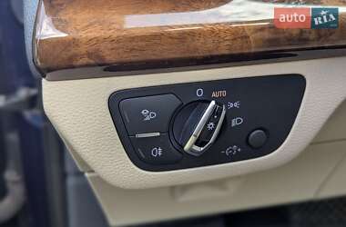 Внедорожник / Кроссовер Audi Q5 2017 в 