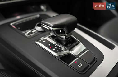 Внедорожник / Кроссовер Audi Q5 2018 в 