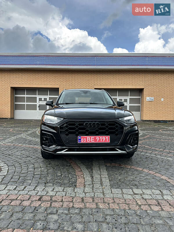 Позашляховик / Кросовер Audi Q5 2021 в Луцьку
