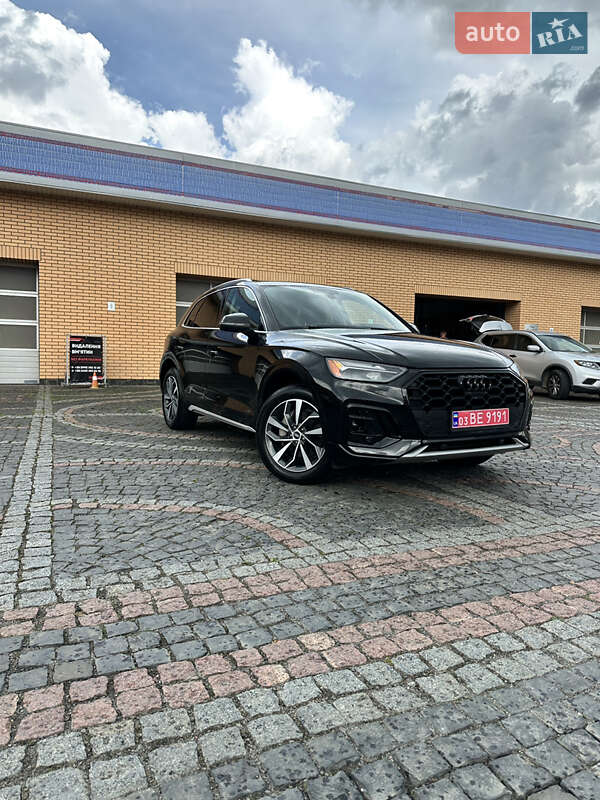 Позашляховик / Кросовер Audi Q5 2021 в Луцьку
