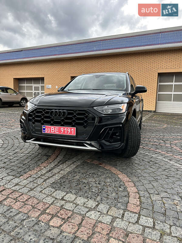 Позашляховик / Кросовер Audi Q5 2021 в Луцьку
