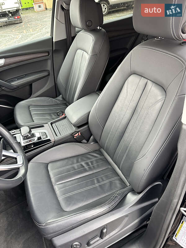 Позашляховик / Кросовер Audi Q5 2021 в Луцьку