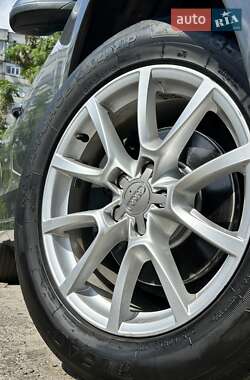 Позашляховик / Кросовер Audi Q5 2012 в 