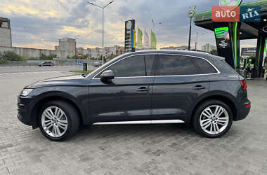 Позашляховик / Кросовер Audi Q5 2018 в 