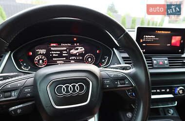 Позашляховик / Кросовер Audi Q5 2018 в 