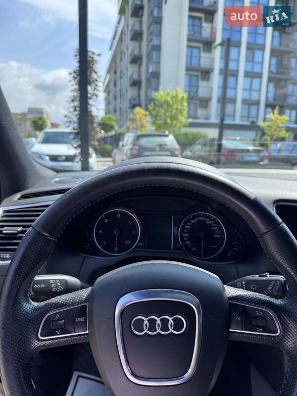Позашляховик / Кросовер Audi Q5 2011 в Ужгороді