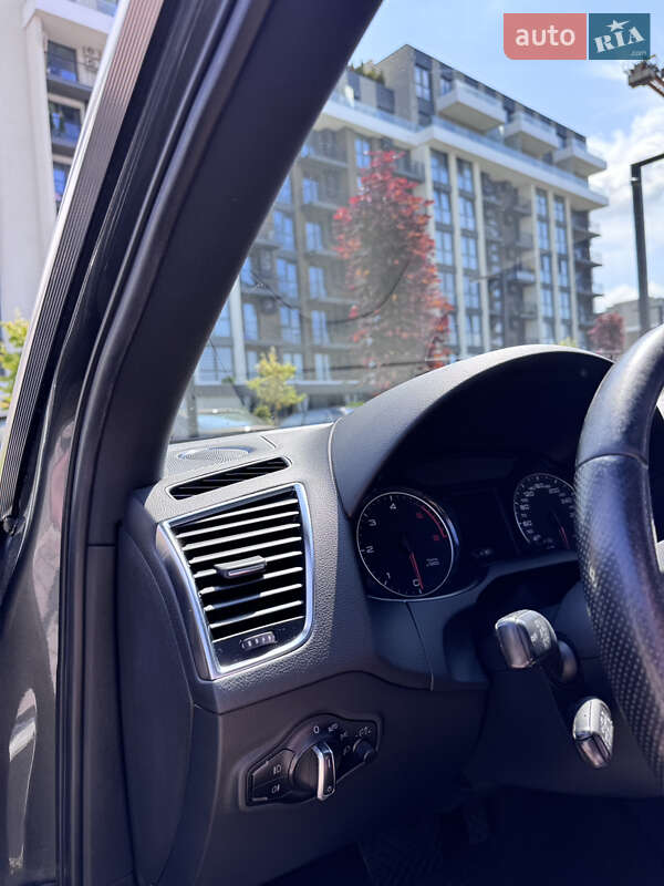 Позашляховик / Кросовер Audi Q5 2011 в Ужгороді