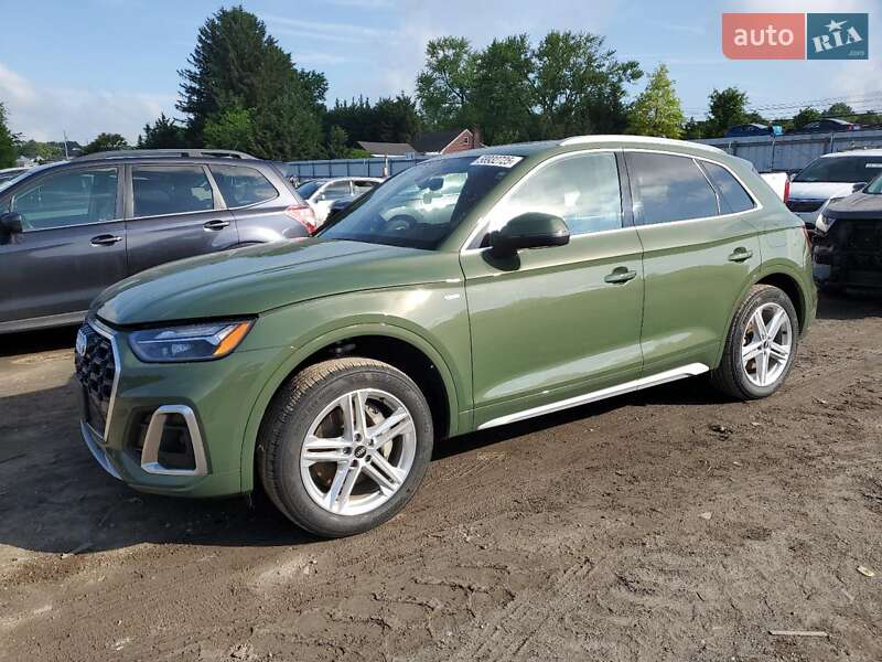 Внедорожник / Кроссовер Audi Q5 2021 в 