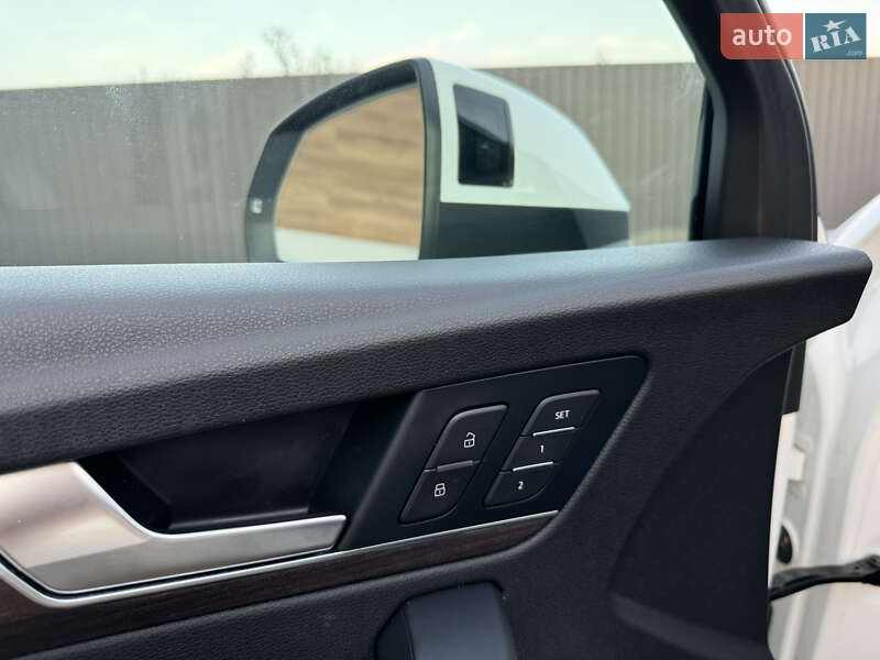 Внедорожник / Кроссовер Audi Q5 2021 в Стрые