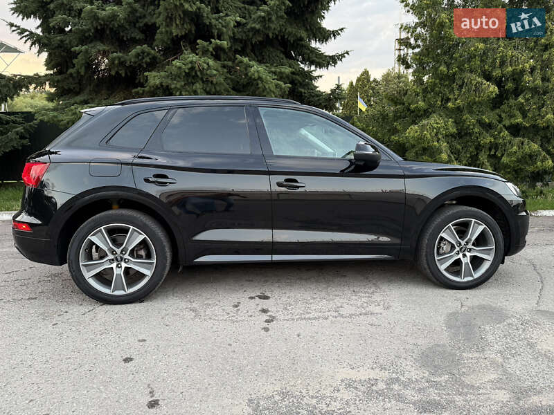 Позашляховик / Кросовер Audi Q5 2019 в Києві