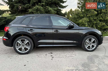 Внедорожник / Кроссовер Audi Q5 2019 в 