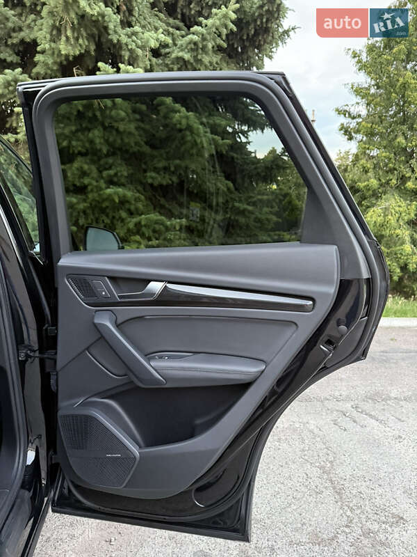 Позашляховик / Кросовер Audi Q5 2019 в Києві
