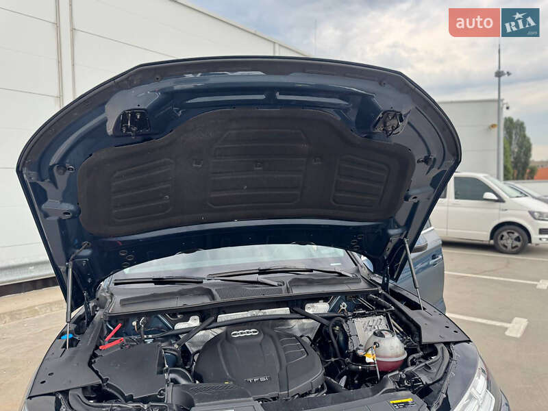 Внедорожник / Кроссовер Audi Q5 2018 в Киеве