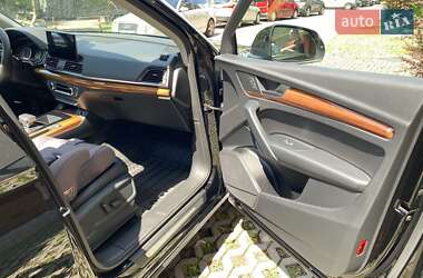 Внедорожник / Кроссовер Audi Q5 2020 в 
