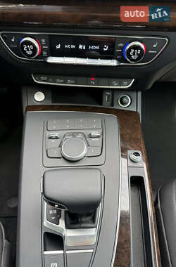 Внедорожник / Кроссовер Audi Q5 2020 в 