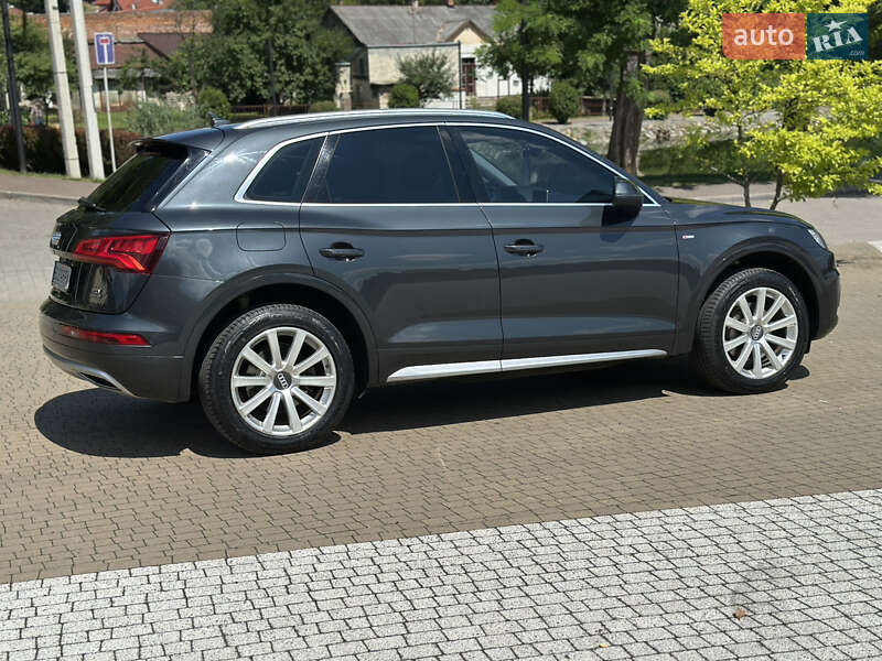 Позашляховик / Кросовер Audi Q5 2017 в Львові