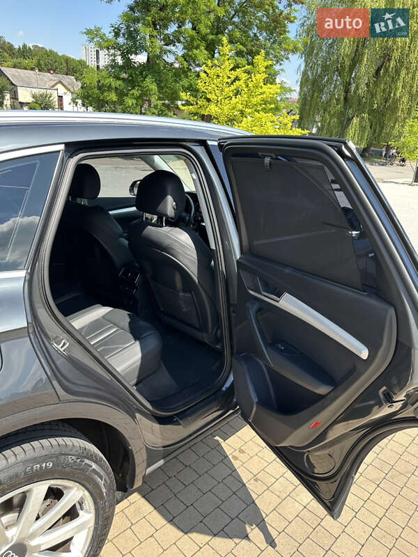 Позашляховик / Кросовер Audi Q5 2017 в Львові