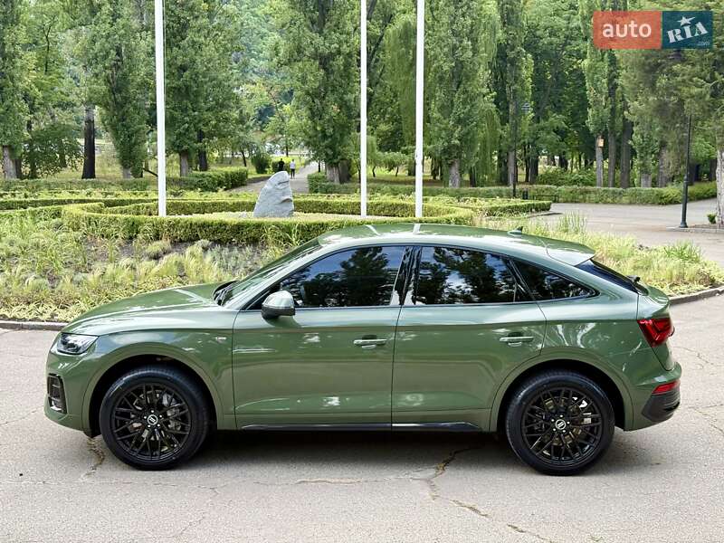 Позашляховик / Кросовер Audi Q5 2021 в Києві