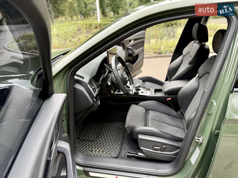 Позашляховик / Кросовер Audi Q5 2021 в Києві
