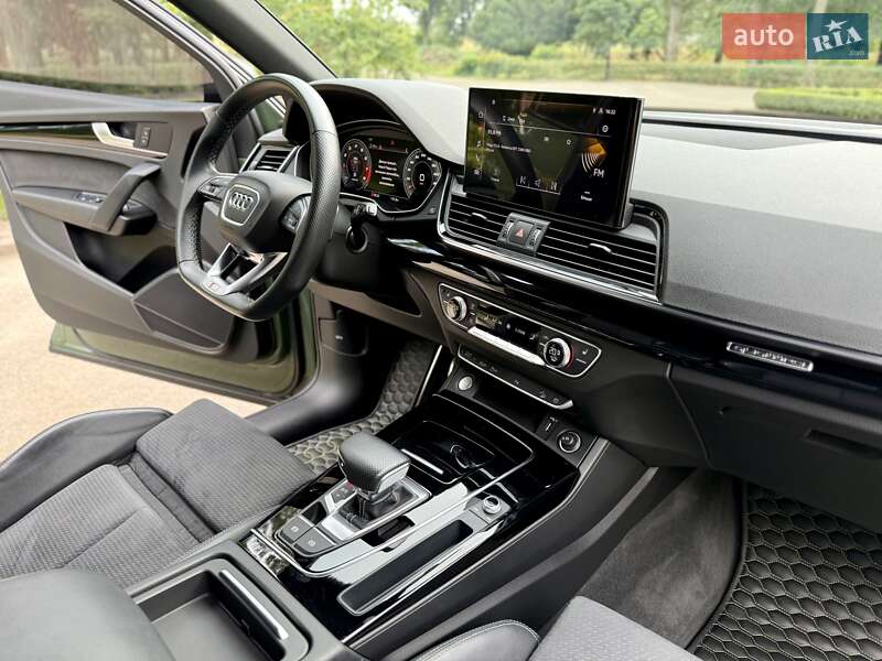 Позашляховик / Кросовер Audi Q5 2021 в Києві
