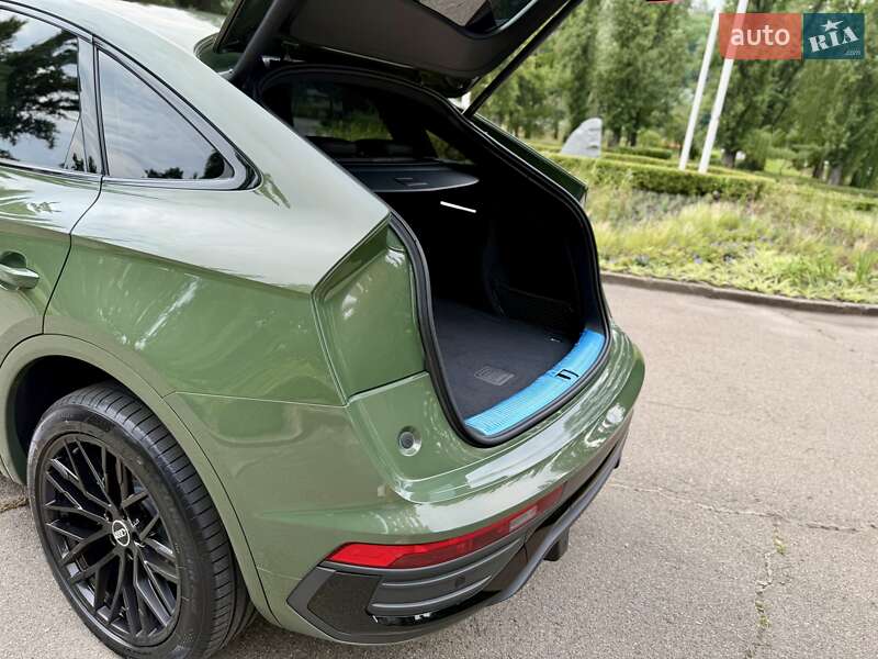 Позашляховик / Кросовер Audi Q5 2021 в Києві