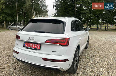 Позашляховик / Кросовер Audi Q5 2023 в 