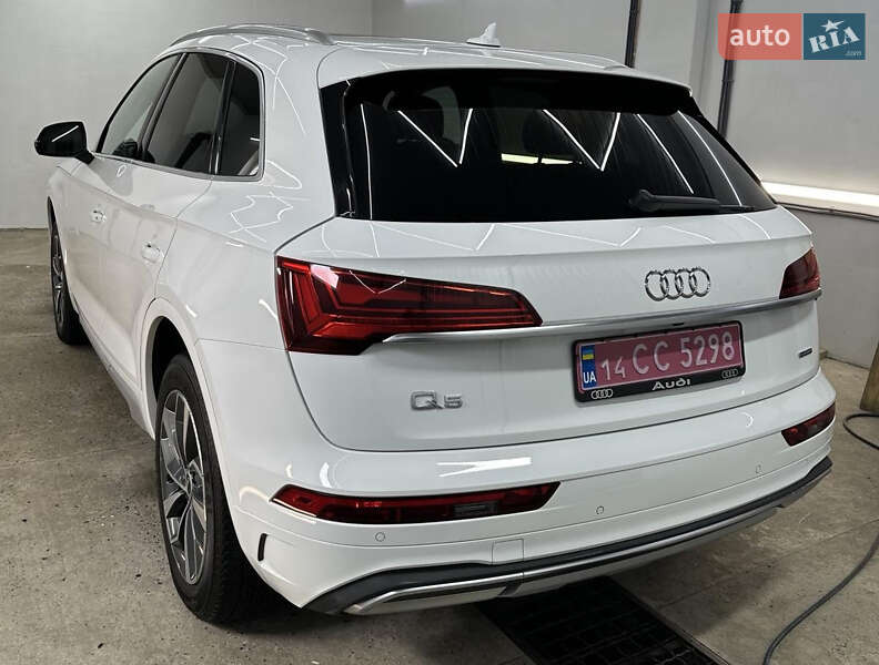 Позашляховик / Кросовер Audi Q5 2021 в Ірпені