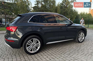 Внедорожник / Кроссовер Audi Q5 2018 в 