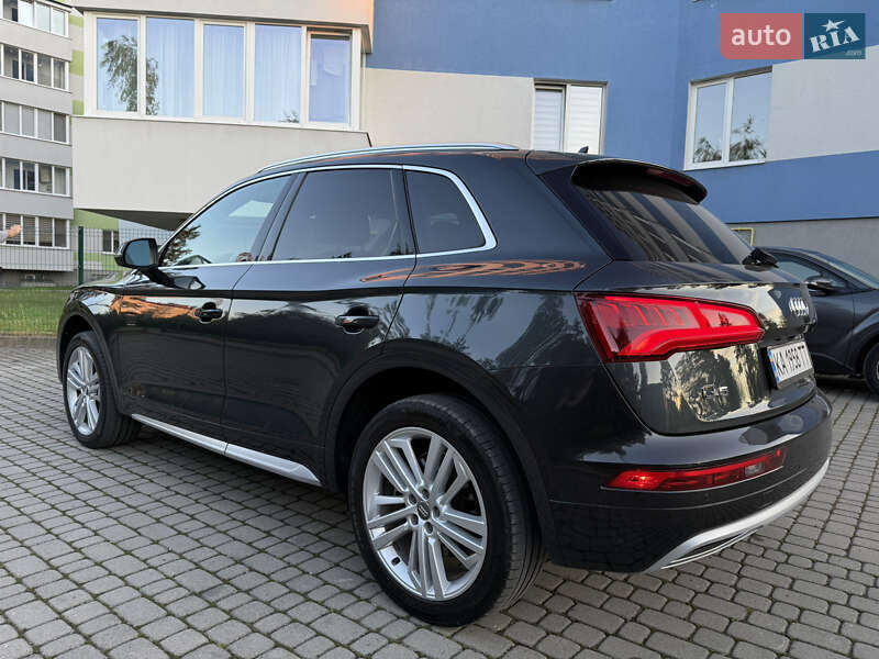 Позашляховик / Кросовер Audi Q5 2018 в Новояворівську