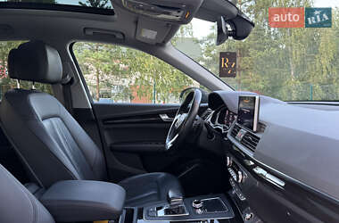 Внедорожник / Кроссовер Audi Q5 2018 в 