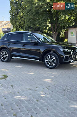 Внедорожник / Кроссовер Audi Q5 2021 в 