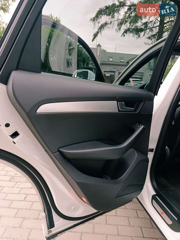 Внедорожник / Кроссовер Audi Q5 2011 в Ужгороде