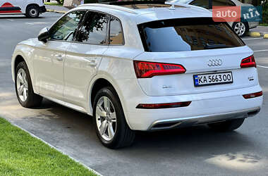 Внедорожник / Кроссовер Audi Q5 2018 в 