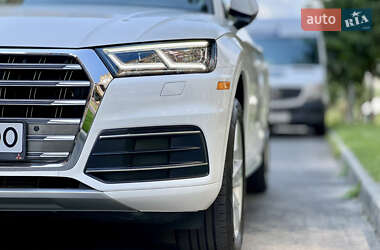 Внедорожник / Кроссовер Audi Q5 2018 в 