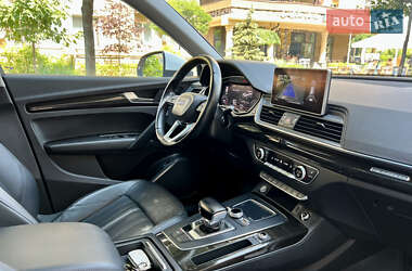 Внедорожник / Кроссовер Audi Q5 2018 в 