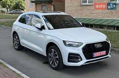 Внедорожник / Кроссовер Audi Q5 2021 в 