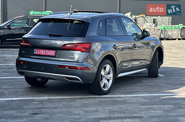 Позашляховик / Кросовер Audi Q5 2018 в 