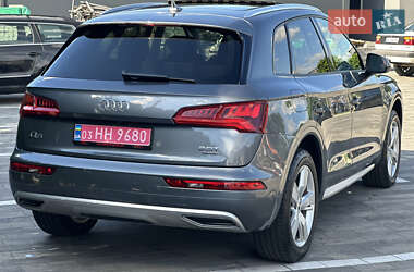 Позашляховик / Кросовер Audi Q5 2018 в 