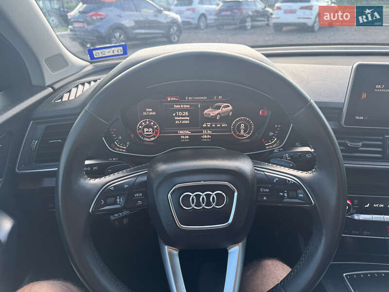 Внедорожник / Кроссовер Audi Q5 2018 в Луцке