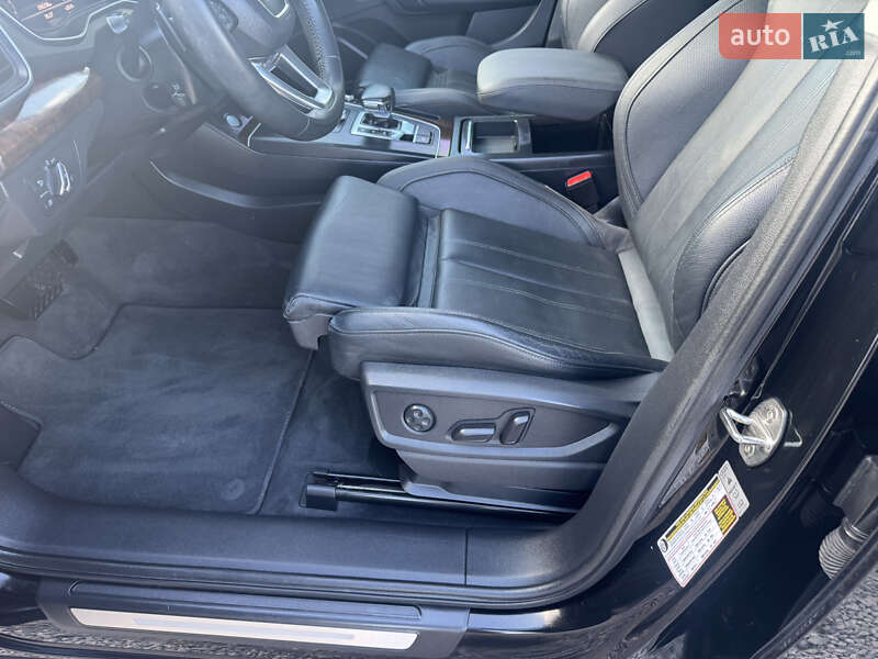 Внедорожник / Кроссовер Audi Q5 2018 в Луцке