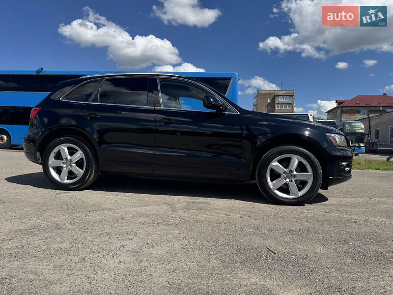 Внедорожник / Кроссовер Audi Q5 2012 в 