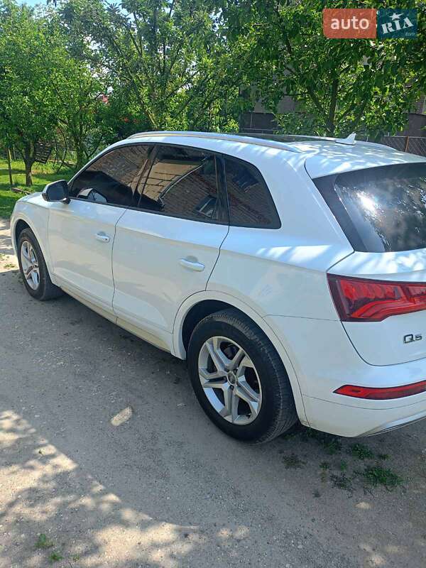 Внедорожник / Кроссовер Audi Q5 2017 в Тернополе