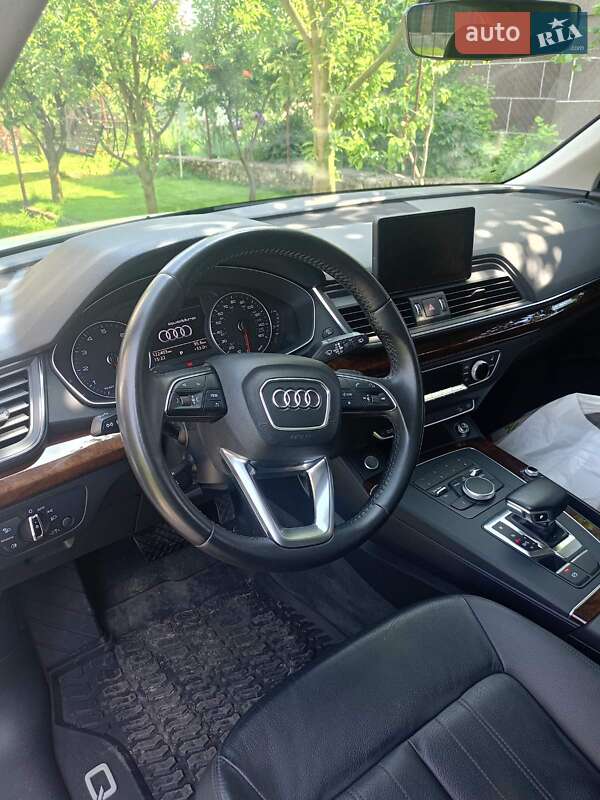 Внедорожник / Кроссовер Audi Q5 2017 в Тернополе