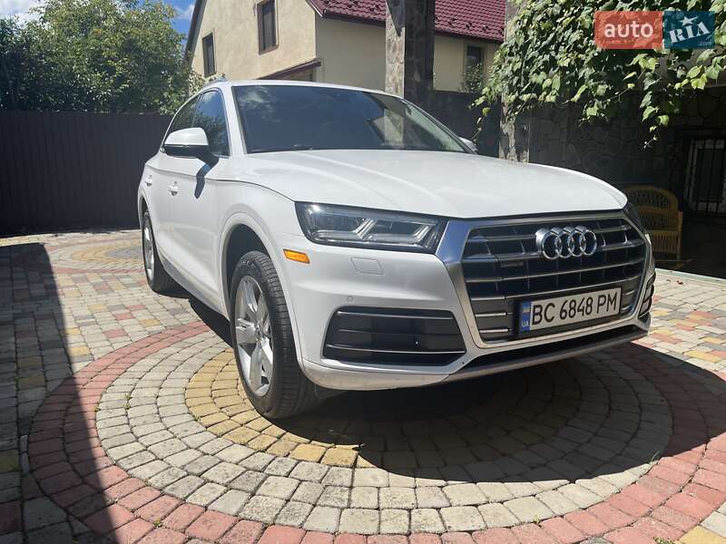 Позашляховик / Кросовер Audi Q5 2017 в Львові