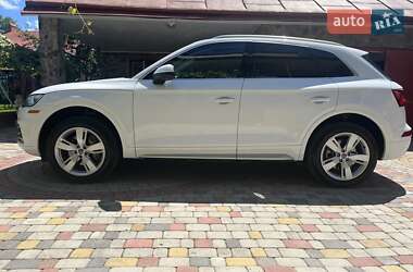 Внедорожник / Кроссовер Audi Q5 2017 в 