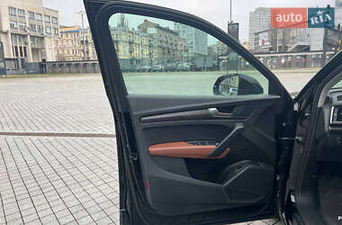 Внедорожник / Кроссовер Audi Q5 2021 в 